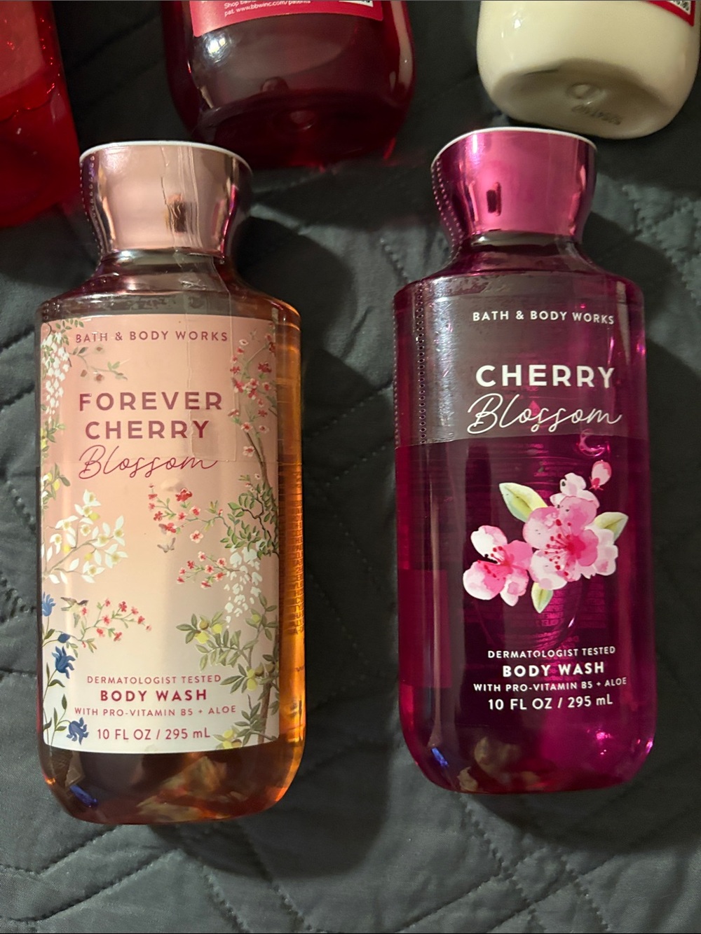 Bath & Body Works Japanese Cherry Blossom Red & White Bath Set - Picture 5 of 6
